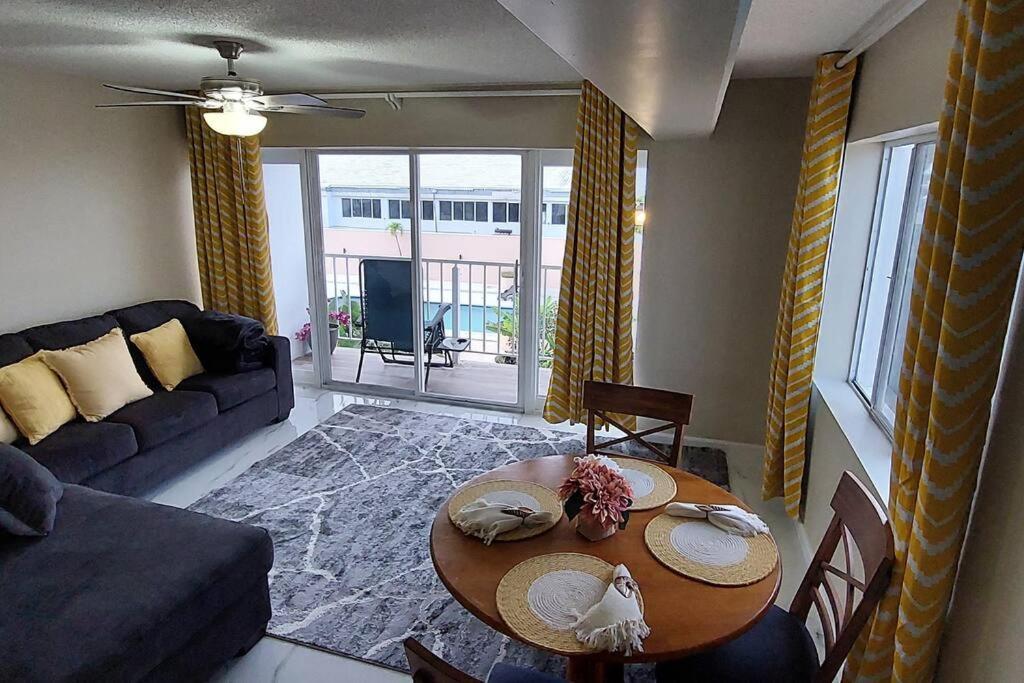 Apartment Harbour Cozy 2 Bedroom Nassau